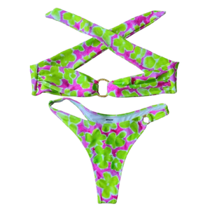 Met bloemen bedrukte bikini